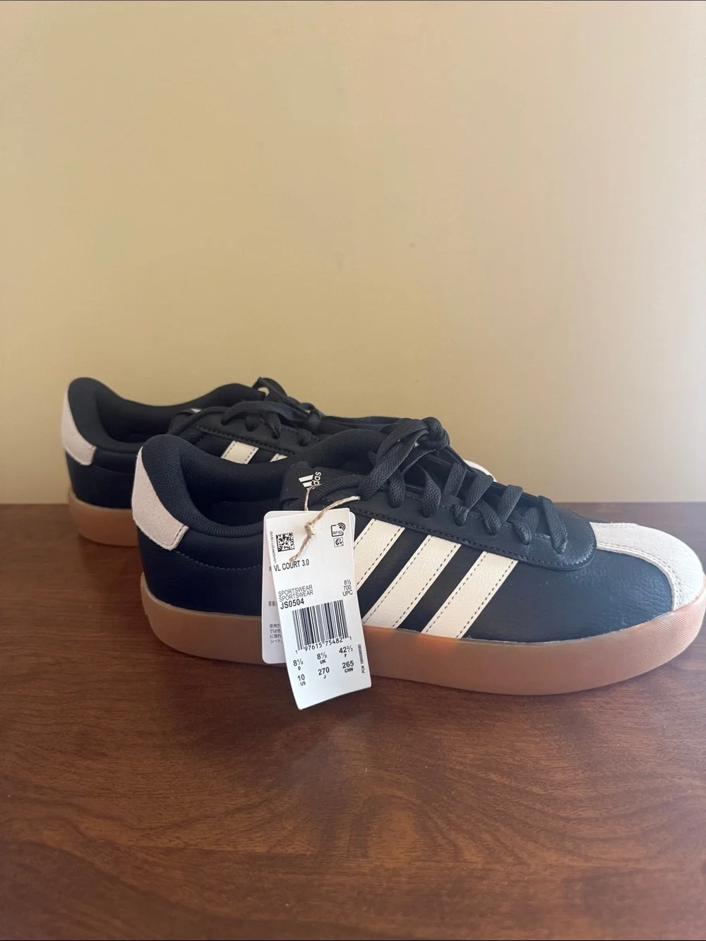 NWT Women’s adidas VL Court 3.0 Black, White & Gum Sole Low-Top Sneaker Size 10